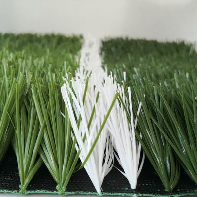 15000 بخیه / مربع متر تراکم زمین فوتبال علف مصنوعی طراحی شده برای بازیکنان فوتبال