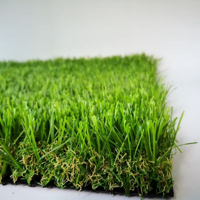 8204 فرش چمن پلاستیکی راه حل نهایی برای منظره سازی و تزئین باغ